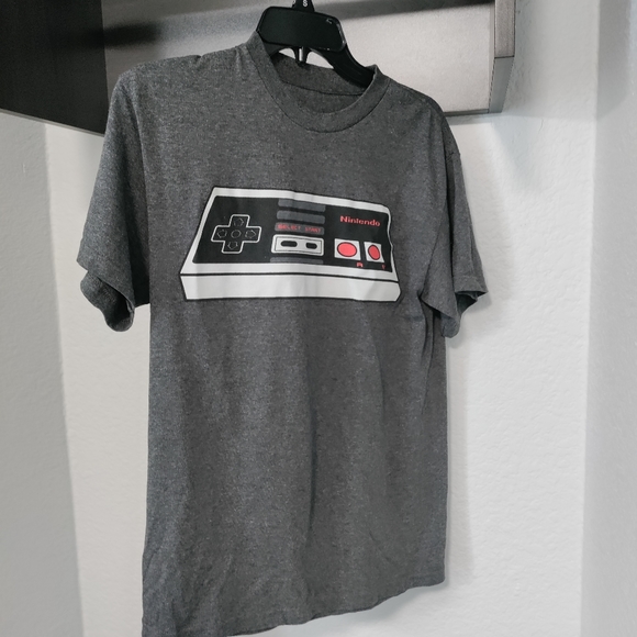 Nintendo Game Controller Gray T Shirt Size M - Picture 1 of 8